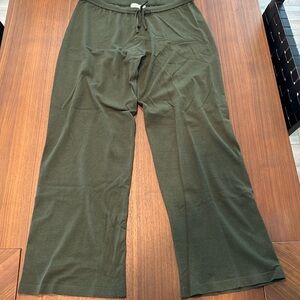 SET flat knit sweater pants in olive green